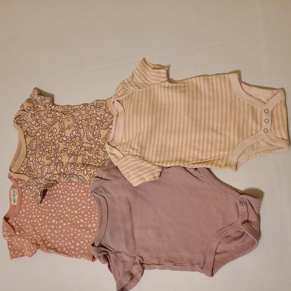4pc CLOUD ISLAND ONESIE BUNDLE 0-3M